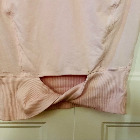 Lululemon size 4 CROPPED COTTON RIBBED T-SHIRT excellent condition never worn - Picture 2 of 4